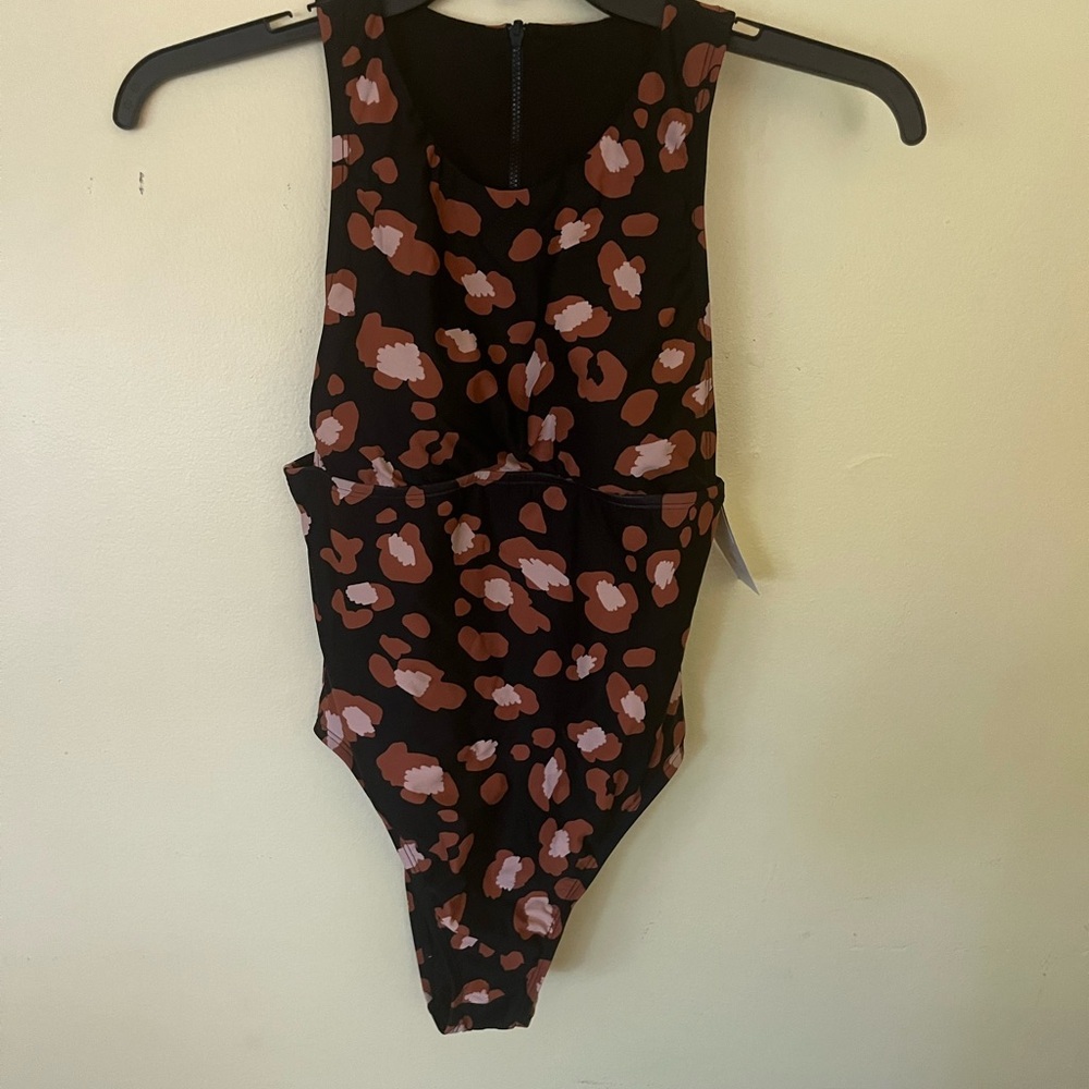 Shade & Shore Women’s One Piece Swimsuit - Black and Orange Size Med (8-10) NWT